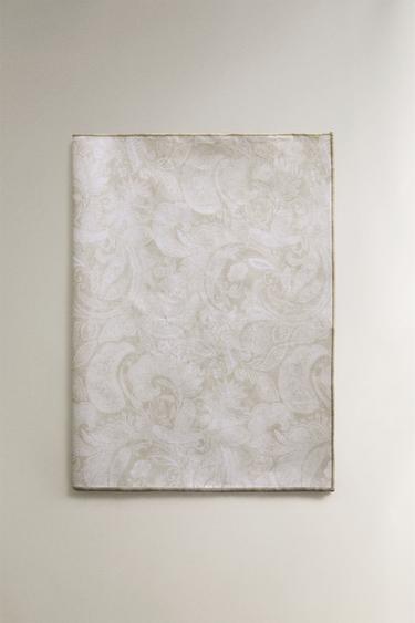 CHEMIN DE TABLE RÉSINE IMPRIMÉ PAISLEY - Beige clair de Zara - Image 4