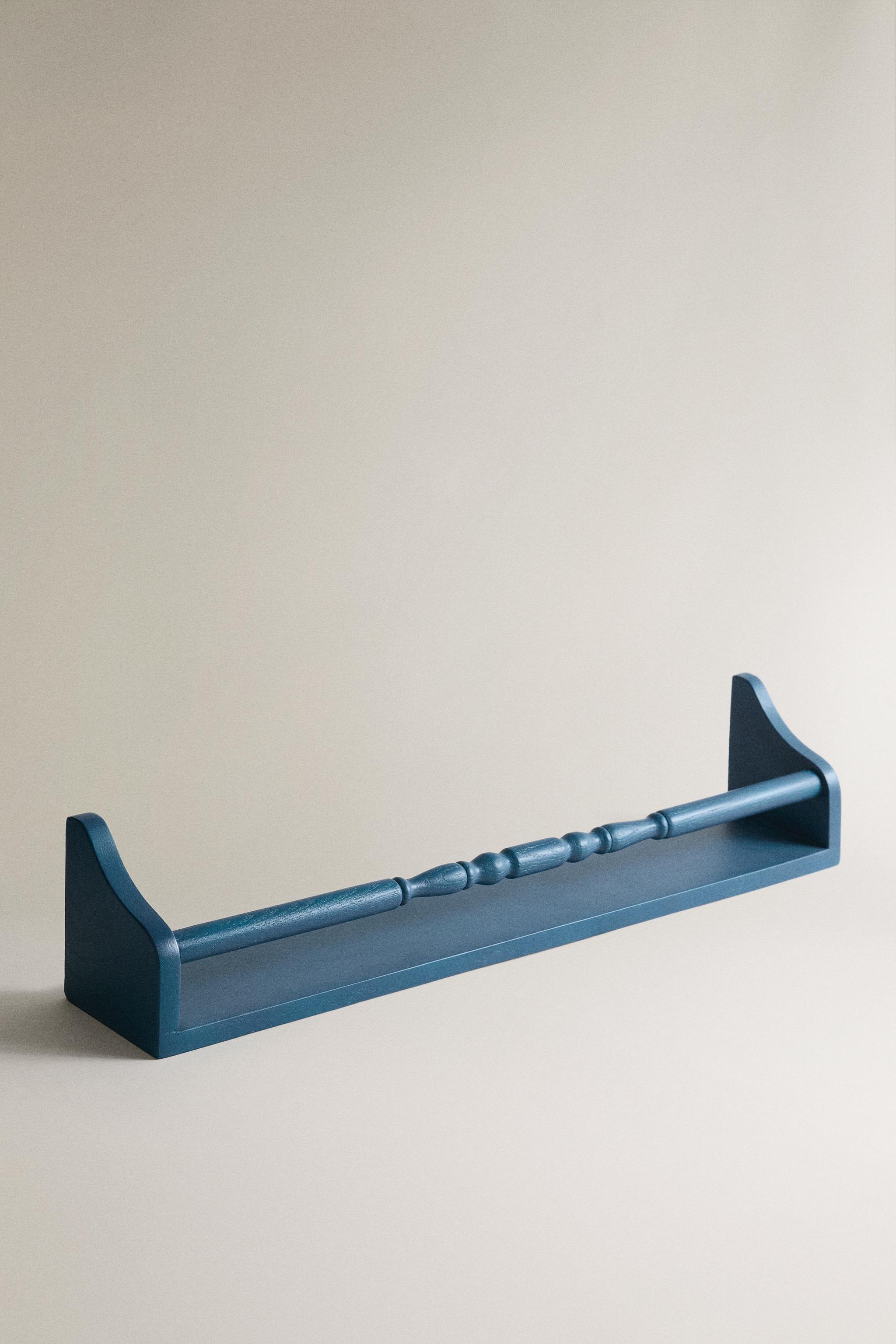 CHILDREN’S LACQUERED WOOD BOOKCASE — Blue