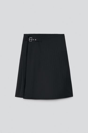 FALDILLA KILT ESPIGA - Negre de Zara