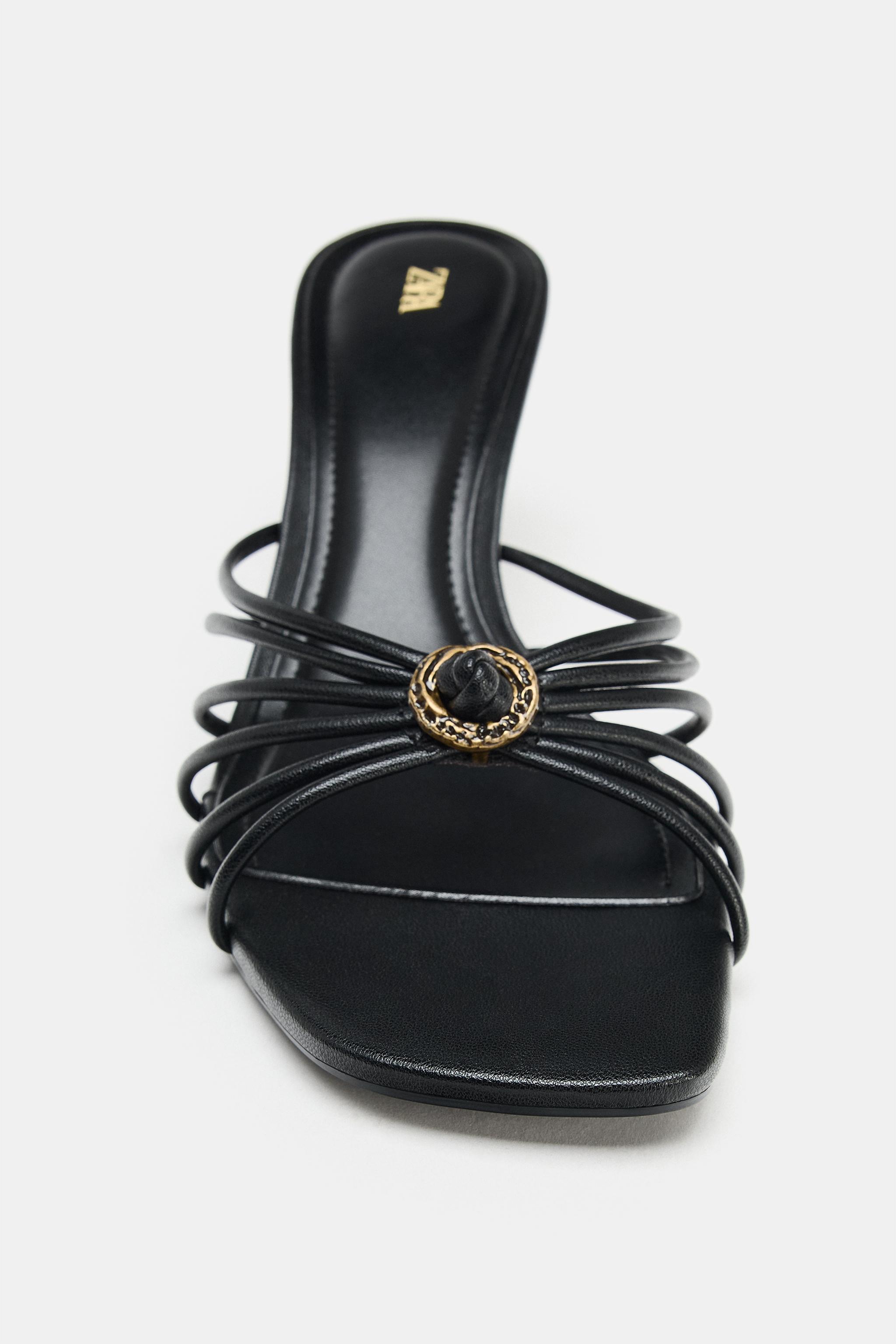 SANDÁLIA COM DETALHE METÁLICO - Preto | ZARA Brasil