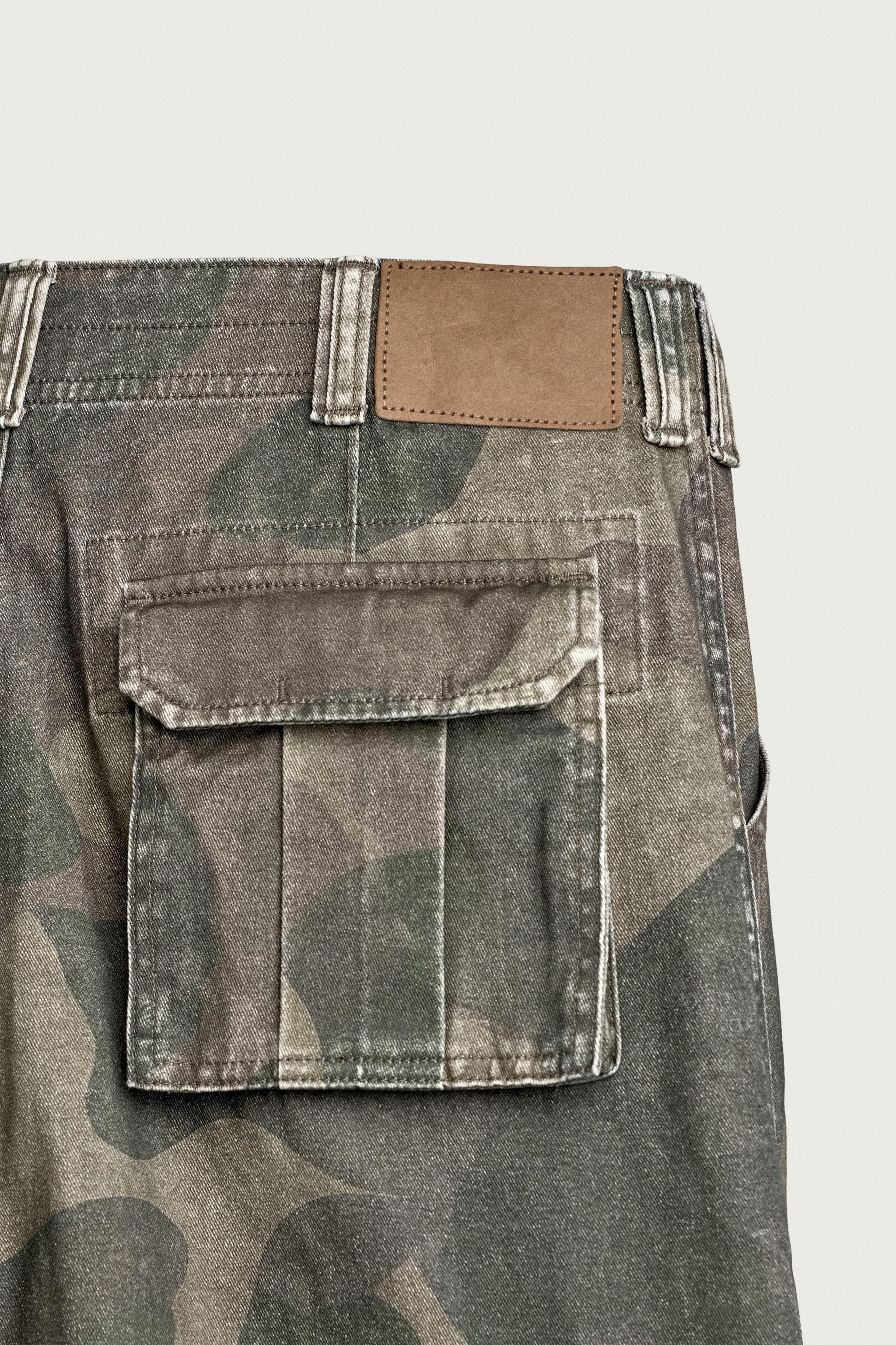ABSTRACT PRINT CARGO JORTS