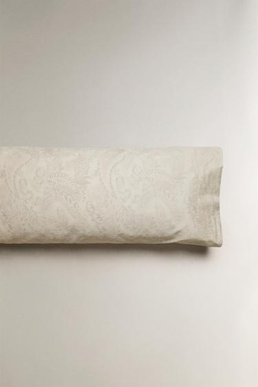 TAIE D’OREILLER SATIN PAISLEY - Beige de Zara - Image 4