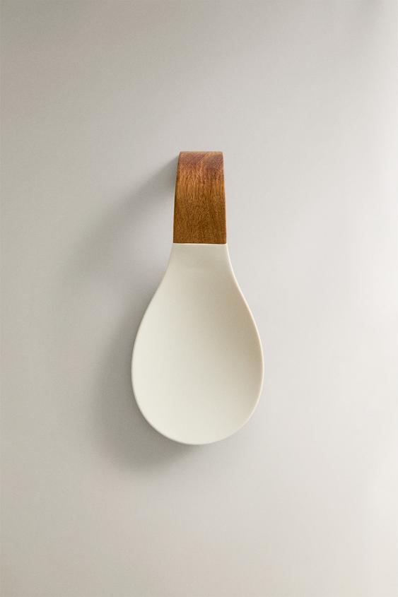WOOD AND SILICONE SPOON REST