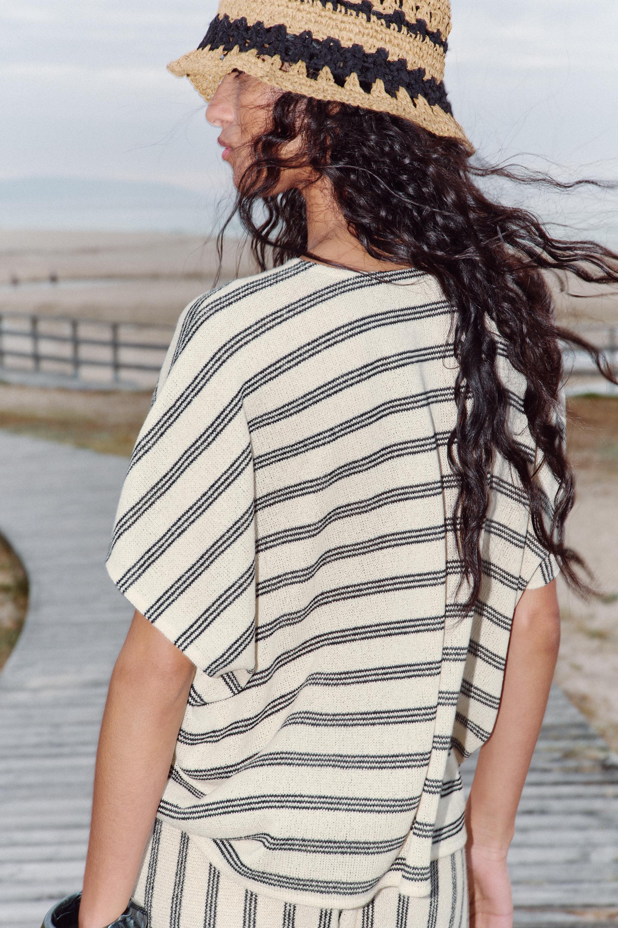 【ZARA】ラスティックレイヤーTシャツ 1058/161/670 RUSTIC LAYER T-SHIRT - Light beige | ZARA United States