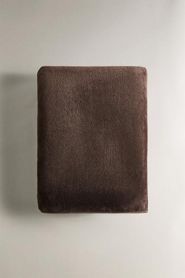 FLEECE BLANKET - Dark brown by Zara