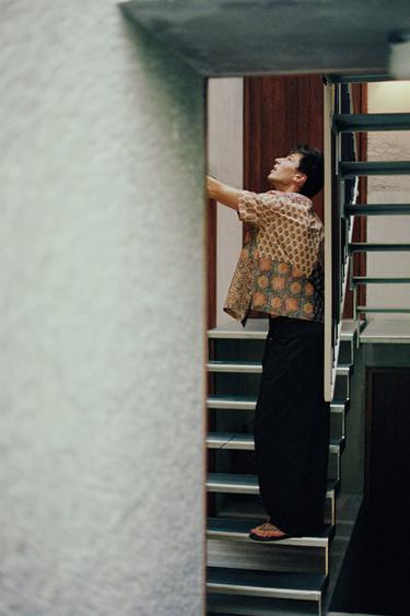 CAMISA RELAXED FIT AMB ESTAMPAT PATCHWORK - Ocre de Zara