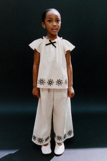 PANTALÓN CULOTTE FLORES BORDADAS - Beige claro de Zara