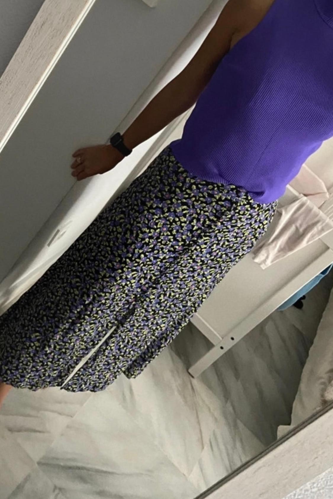 SKIRT WITH LINED BUTTONS