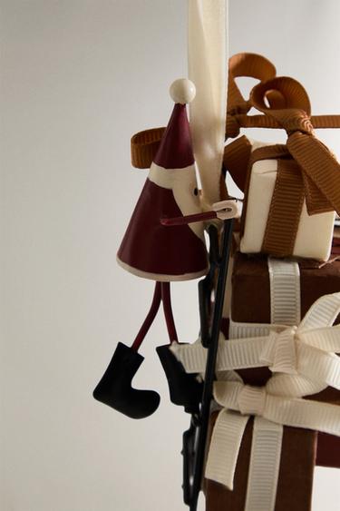 FATHER CHRISTMAS AND GIFTS CHRISTMAS TREE DECORATION - White / Red by Zara - Image 3