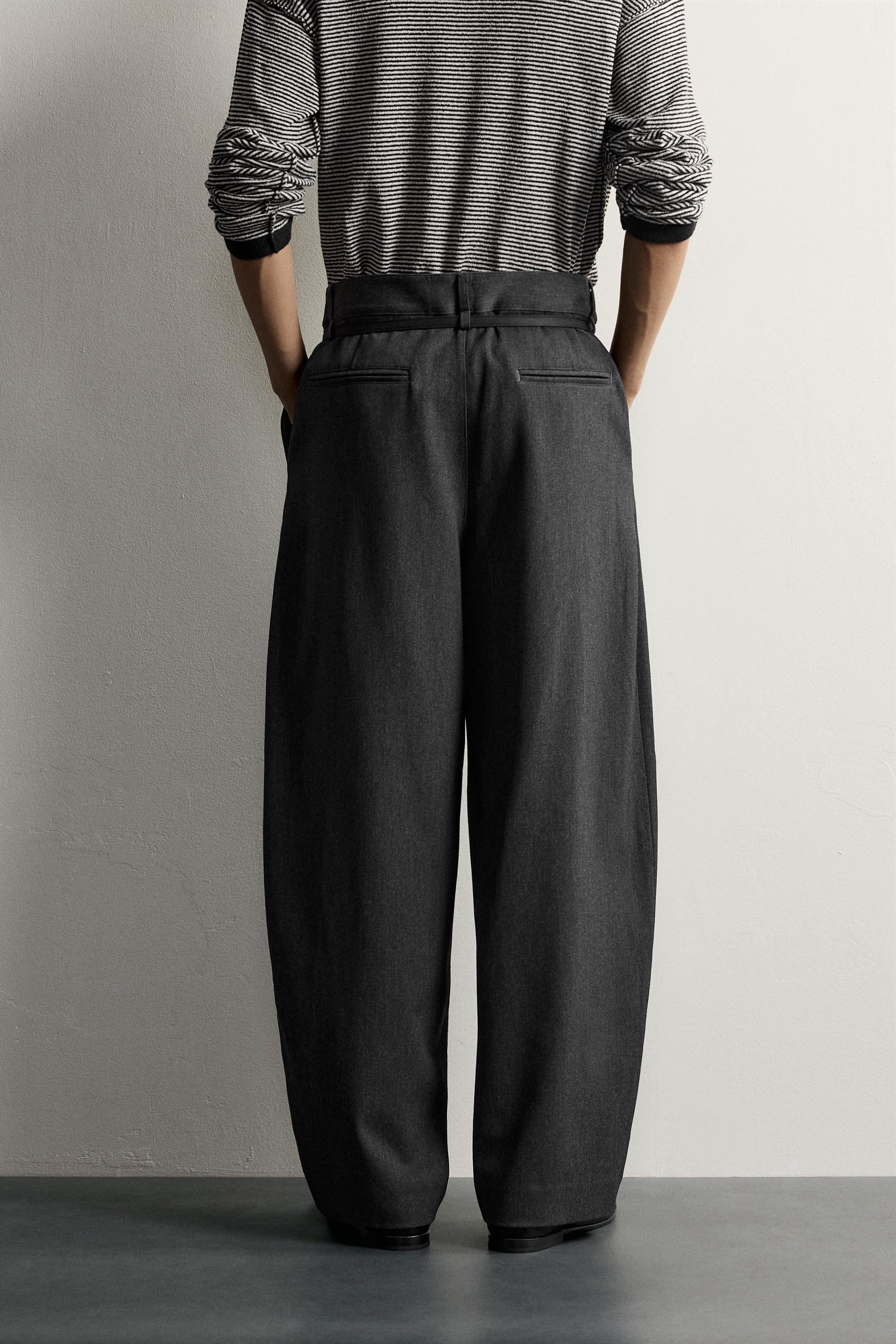 BELTED PLEATED BALLOON FIT PANTS