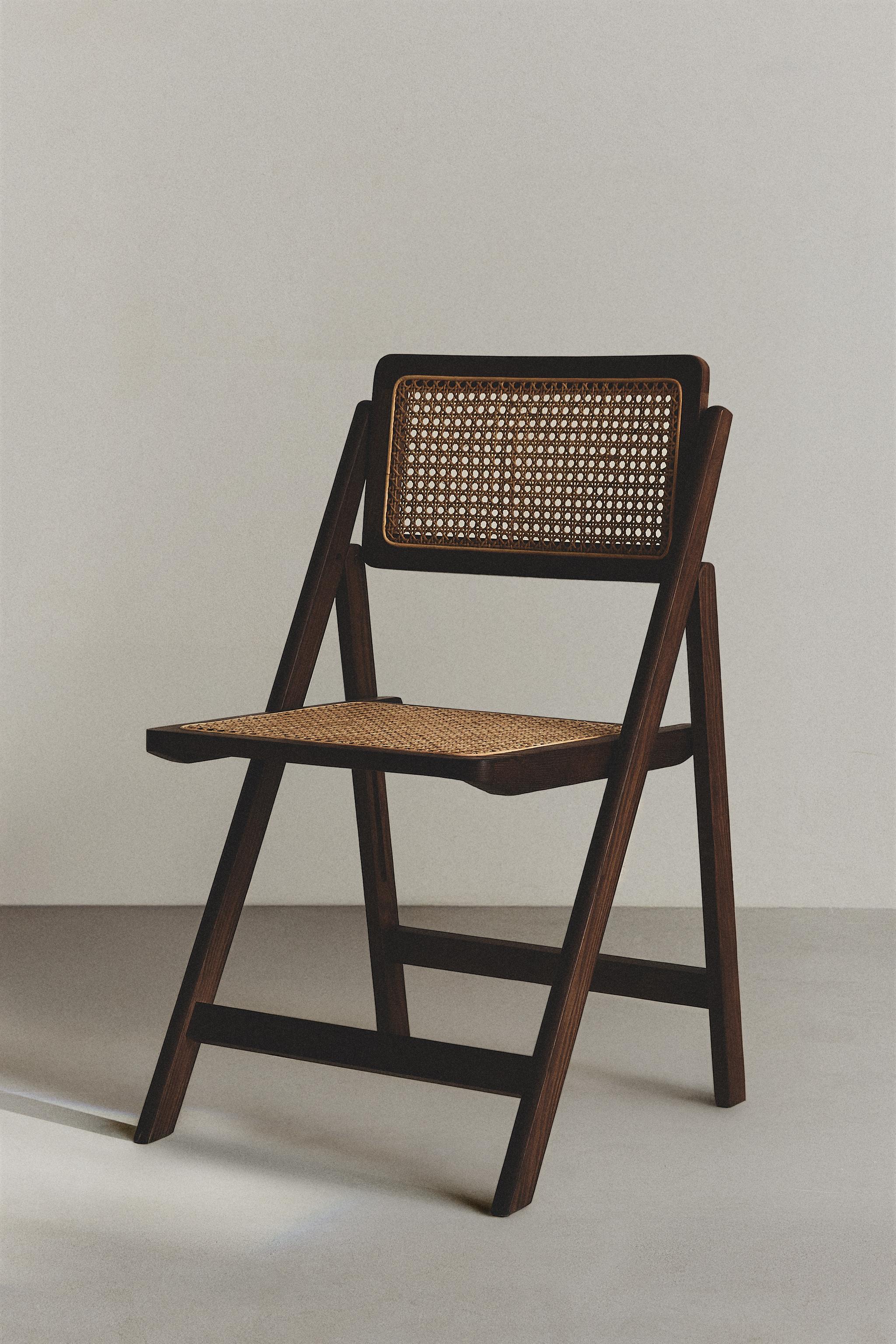 RATTAN AND WOOD FOLDING CHAIR