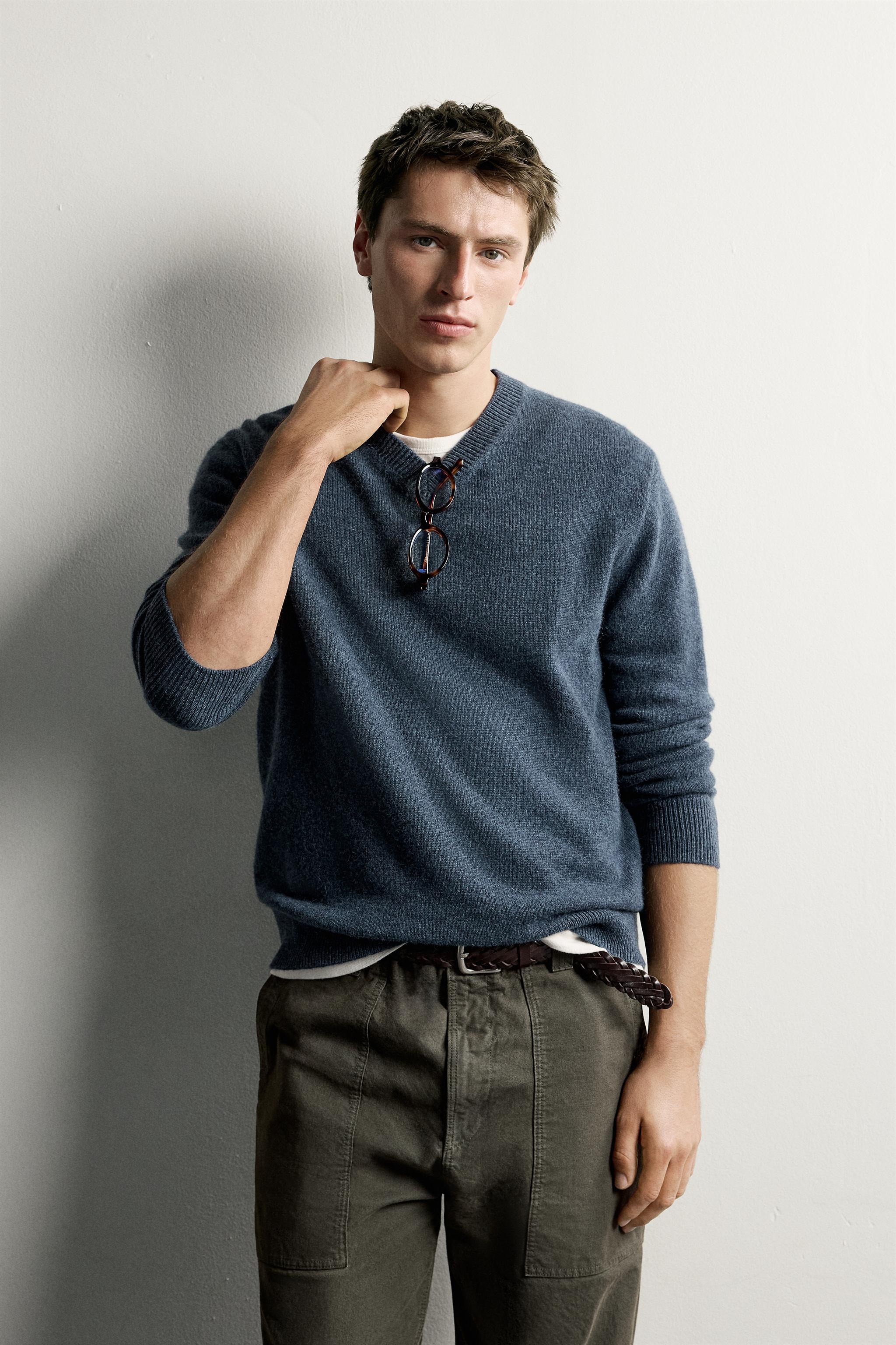 100% WOOL V-NECK SWEATER