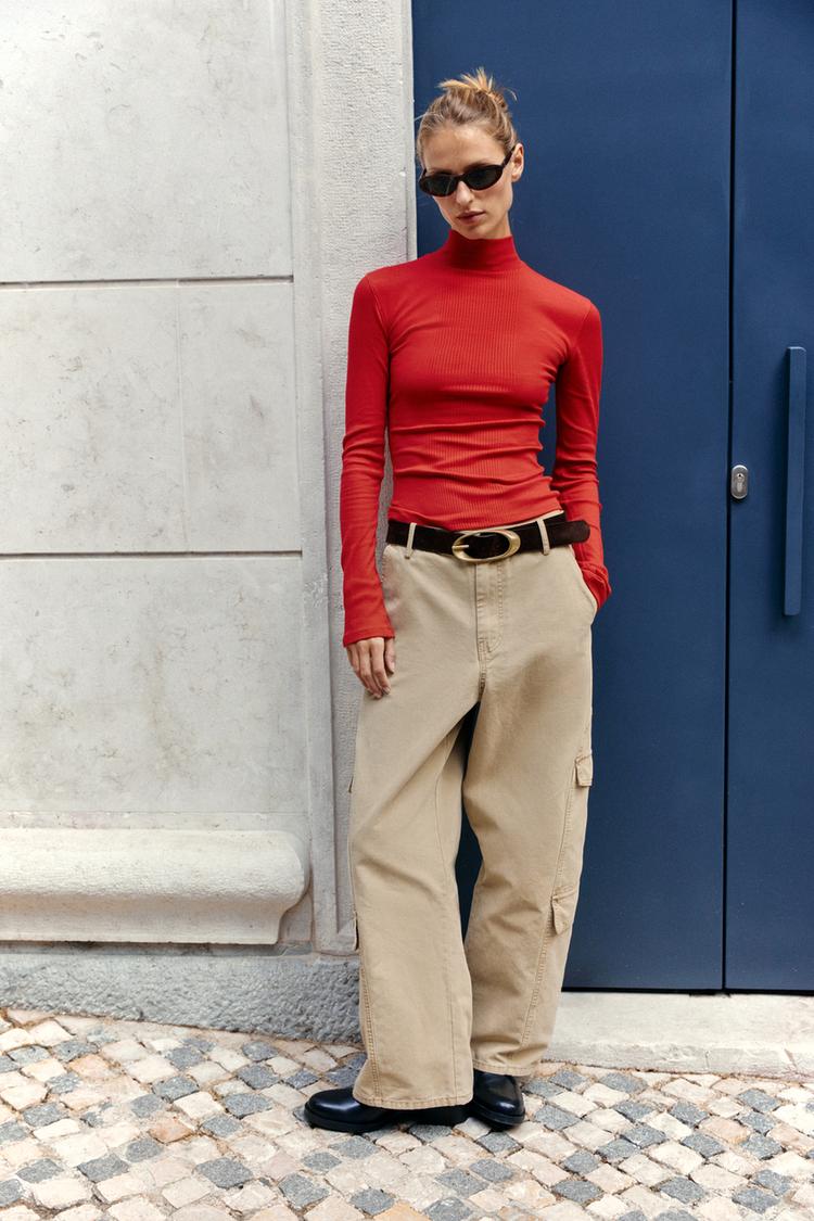 RIBBED MOCK NECK T-SHIRT