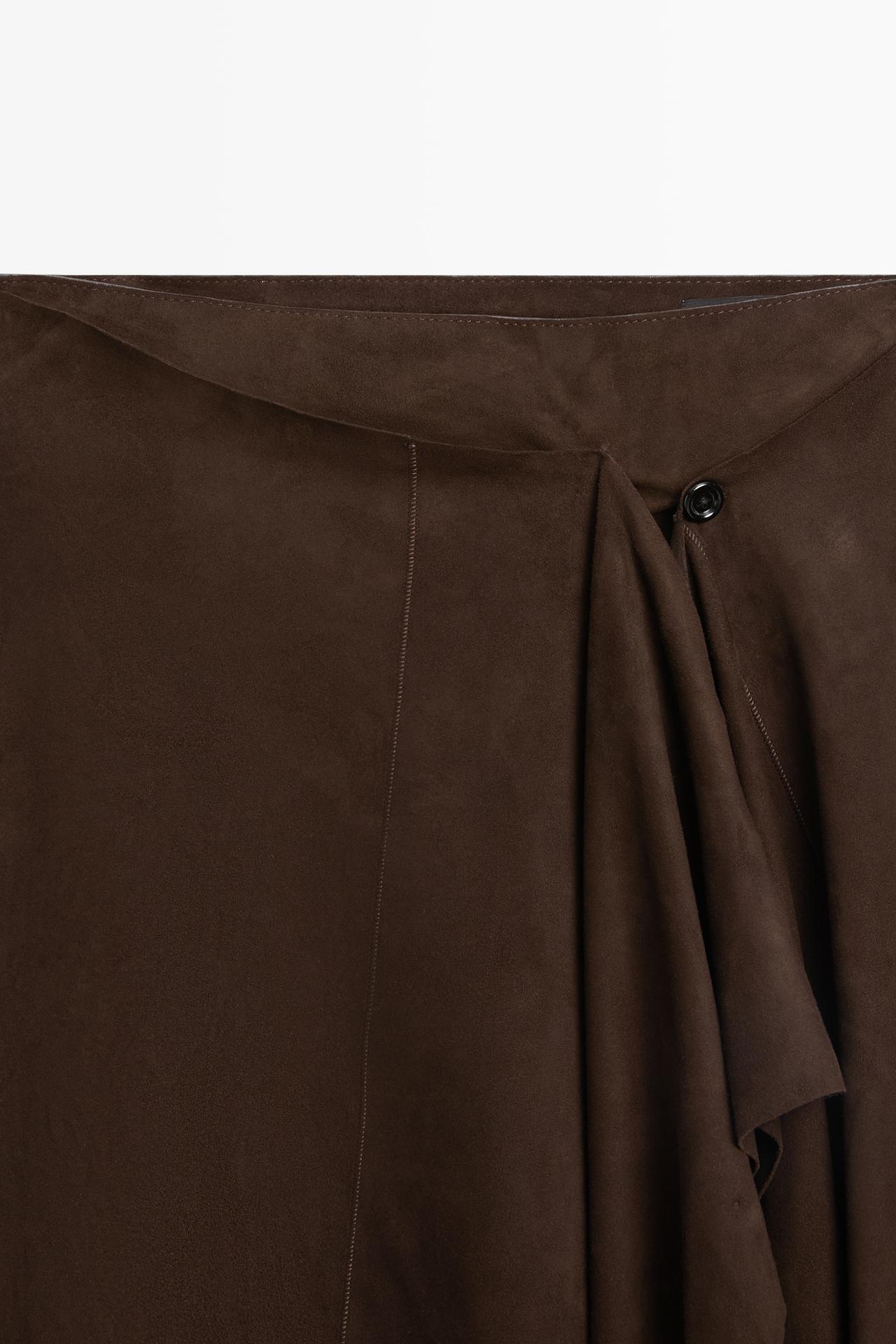 Suede midi skirt with ruffle detail — Brown