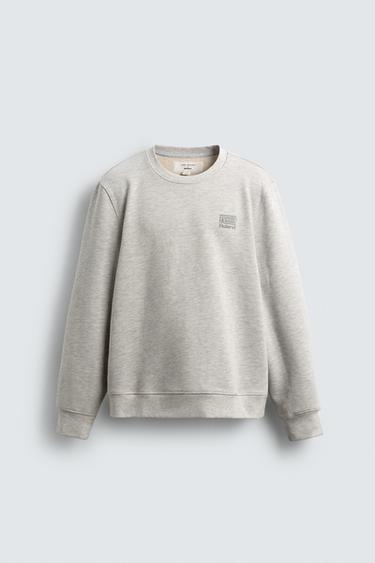 ROLAND CORPORATION © CREW NECK SWEATSHIRT - SILVER UNIVERSE by Zara