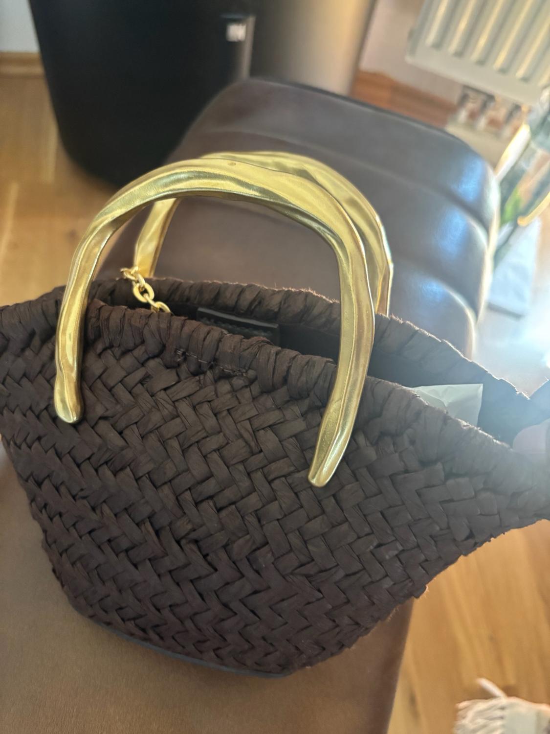 MINI TOTE BAG WITH METALLIC HANDLE DETAIL - Image 3