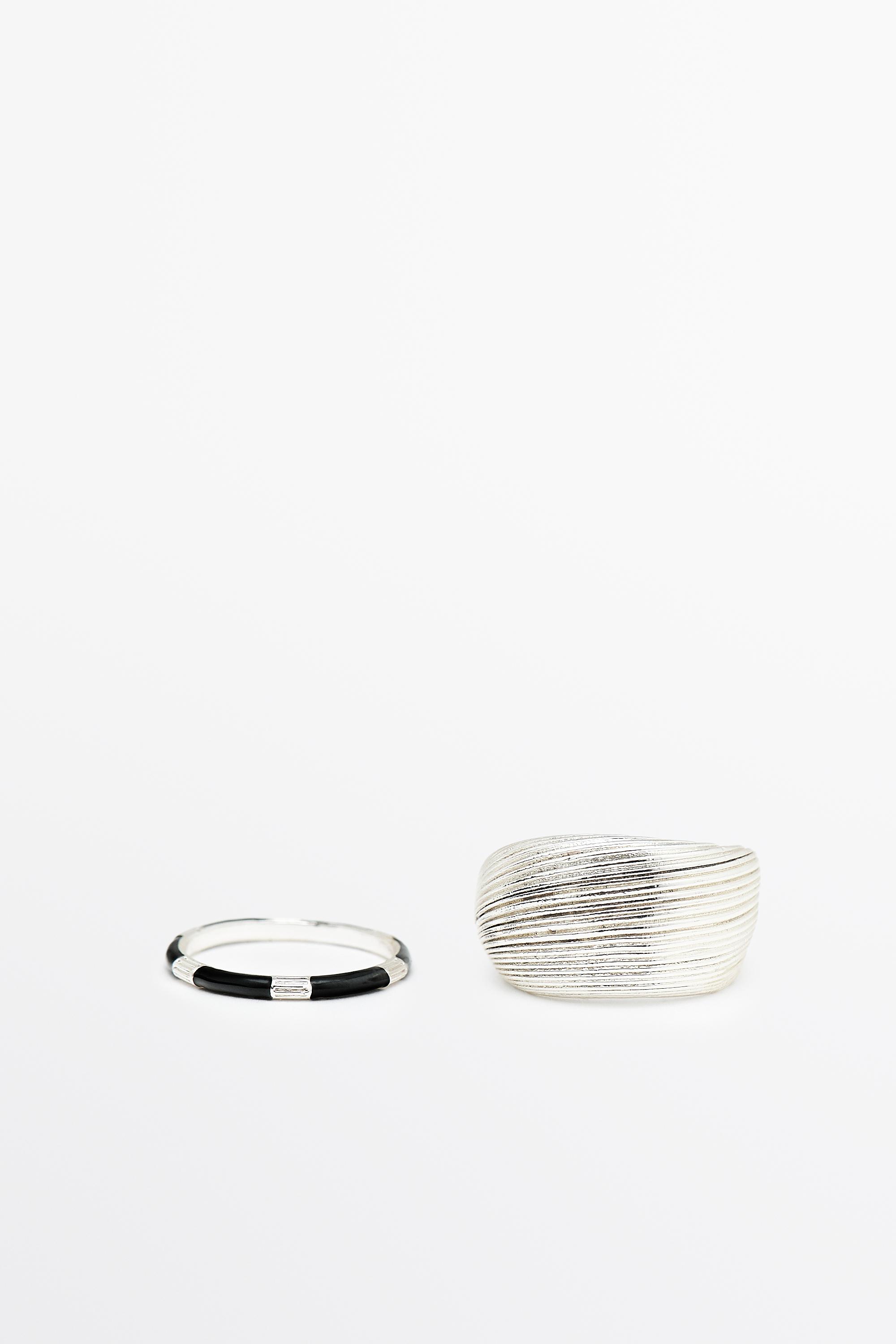 Pinstriped and enamel ring pack