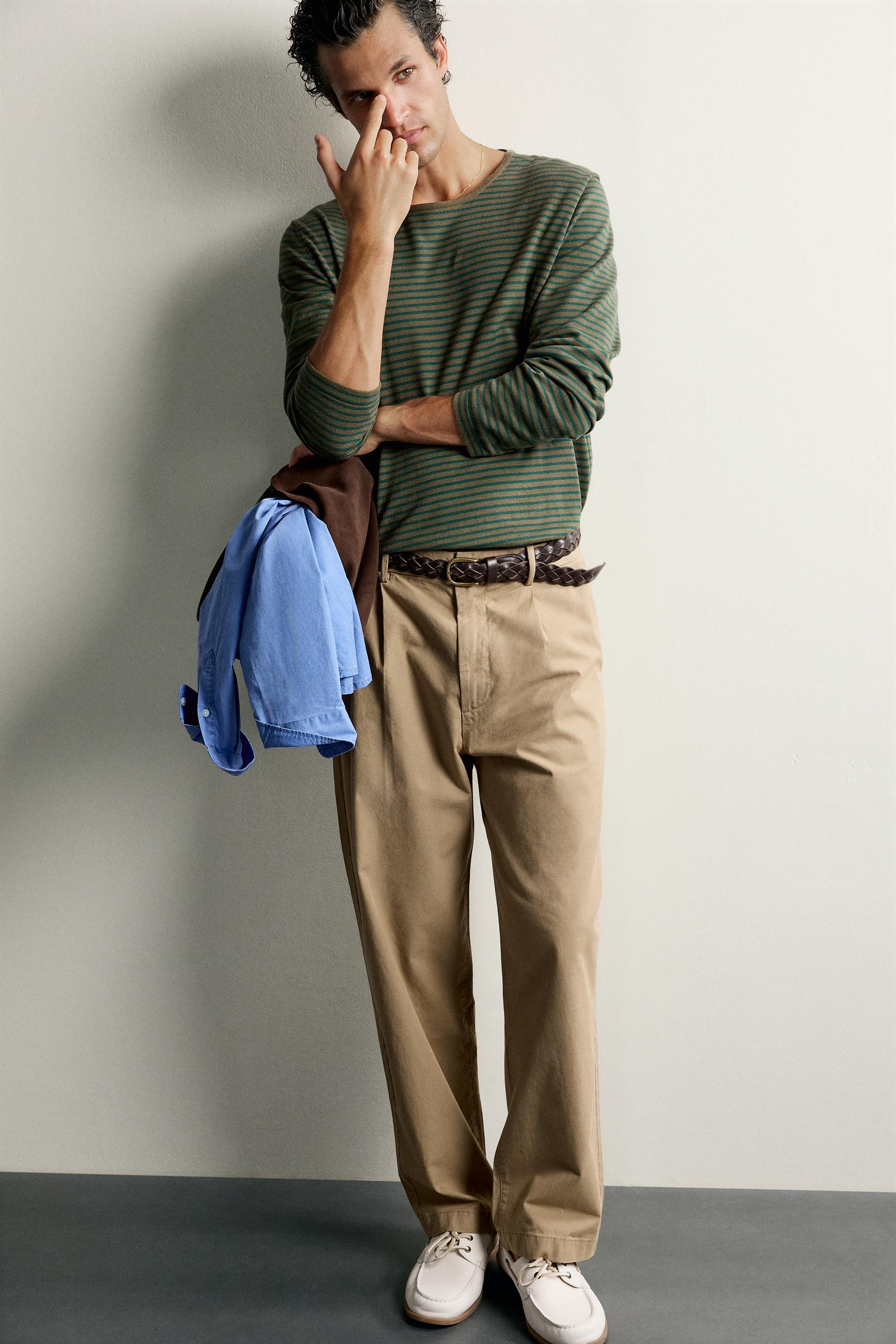 PANTALON CHINO REGULAR FIT À PLIS