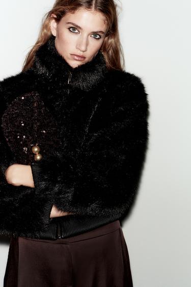 ABRIGO CORTO EFECTO PELO CUELLO SUBIDO - Negro de Zara