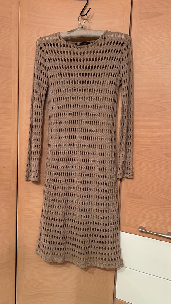 zara open knit dress SECOND HAND tiered-nursing-midi-dress-with-ruffle-sleeves-black