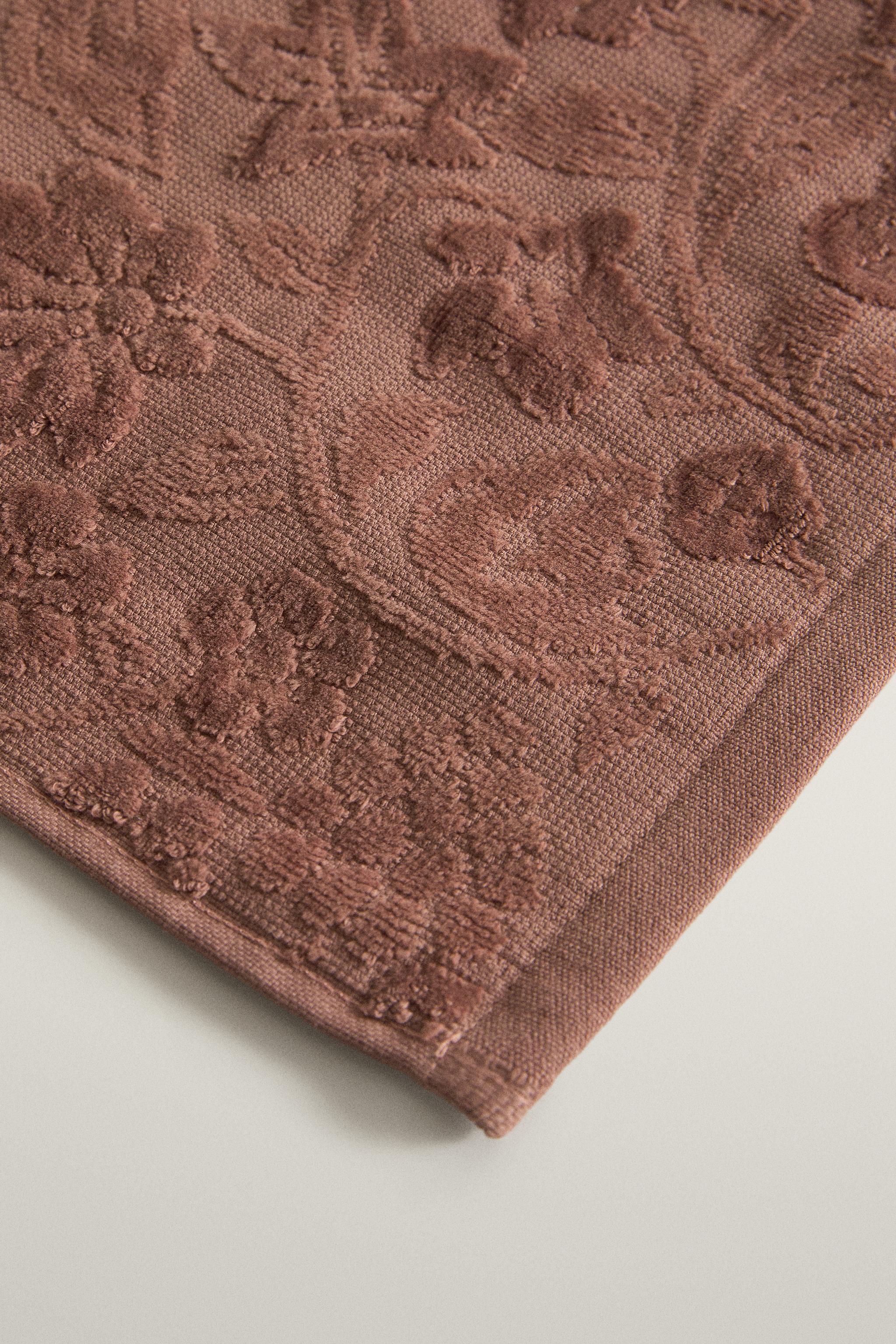 FLORAL VELOUR JACQUARD BATH TOWEL