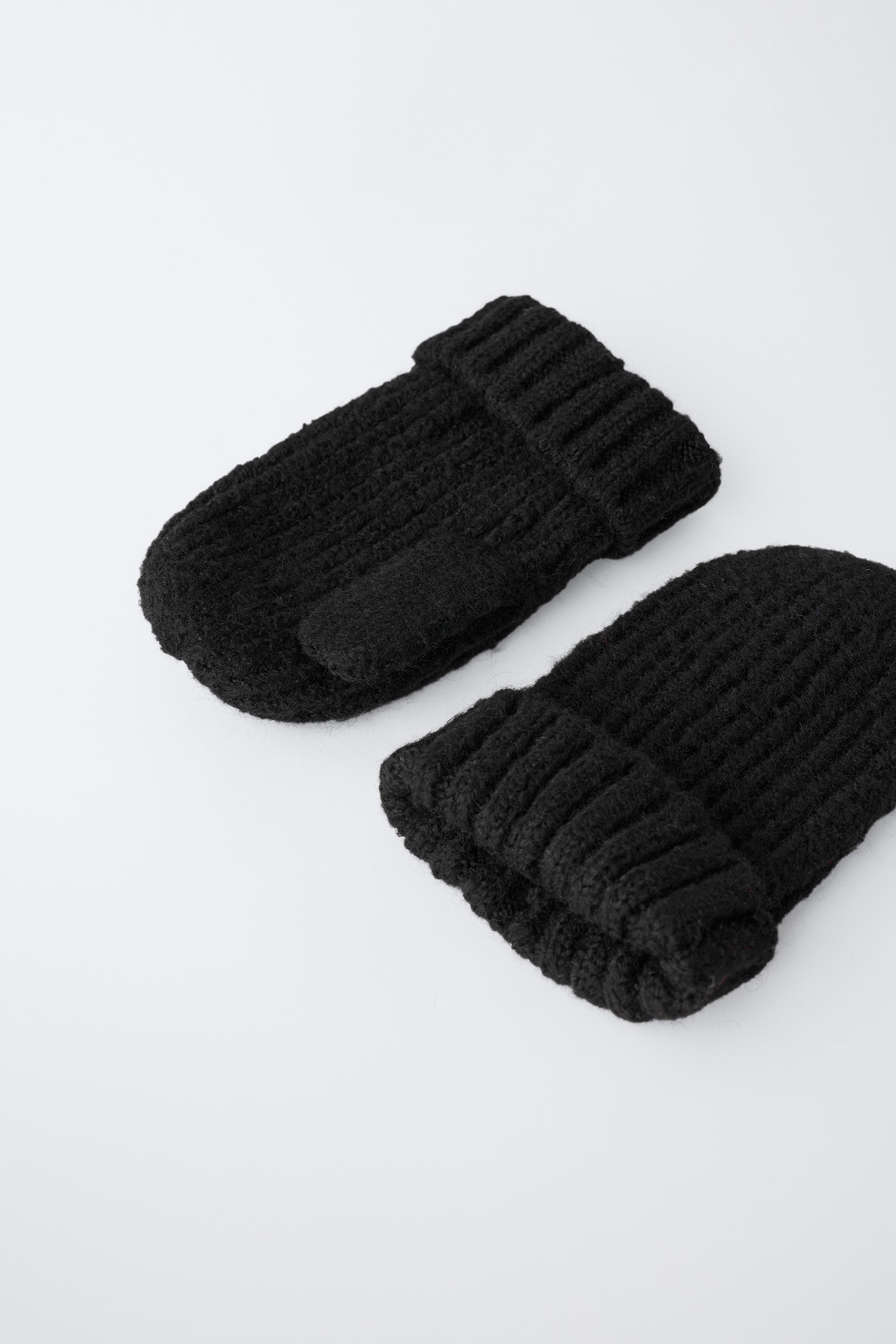 PLAIN KNIT MITTENS