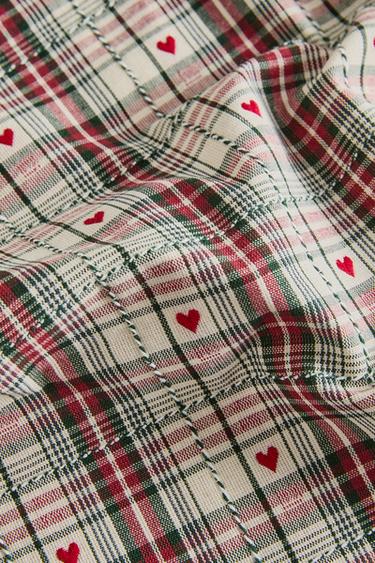 DYED THREAD CHRISTMAS HEART TABLE RUNNER - Red by Zara - Image 3