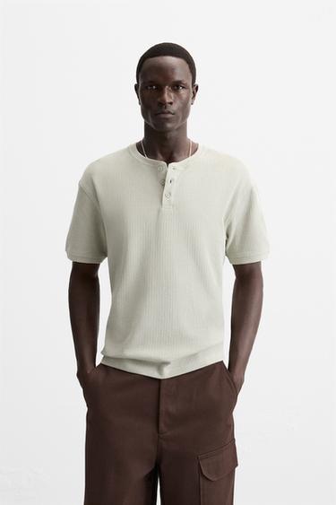 T-SHIRT WITH BUTTONED NECK - Light green by Zara