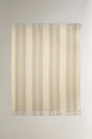 SOFT STRIPED BLANKET - Ecru by Zara