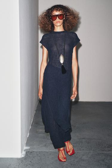 ROBE MIDI EN MAILLE FINE À EFFET FROISSÉ - Bleu marine de Zara