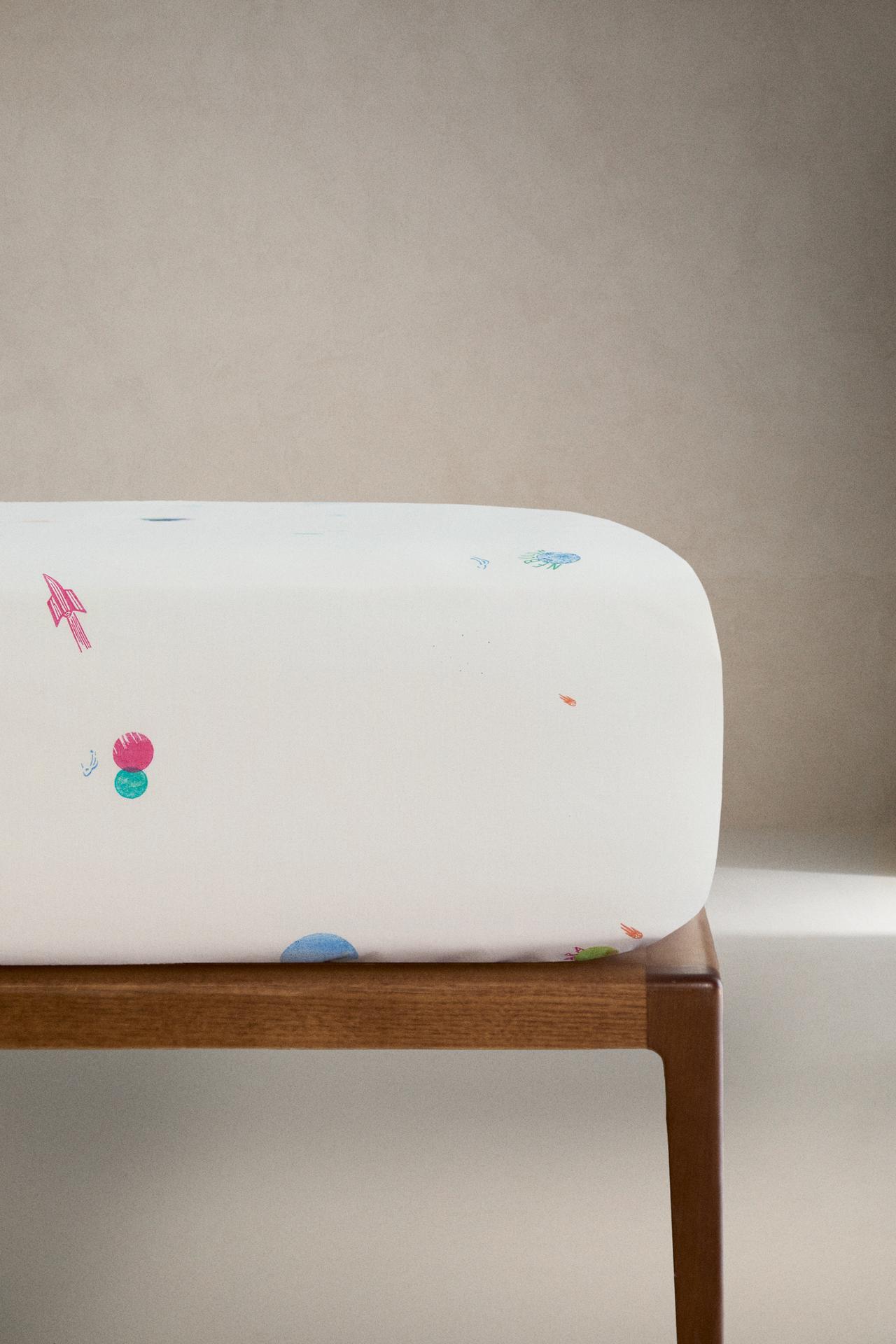KIDS' SPACE FITTED SHEET — Multicolored