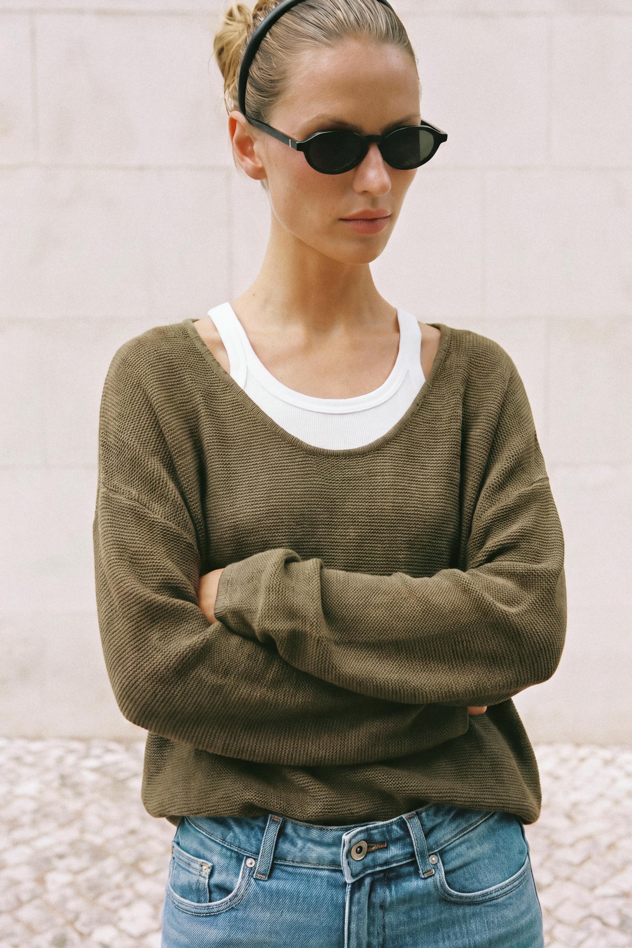 ROUND NECK KNIT SWEATER — Khaki
