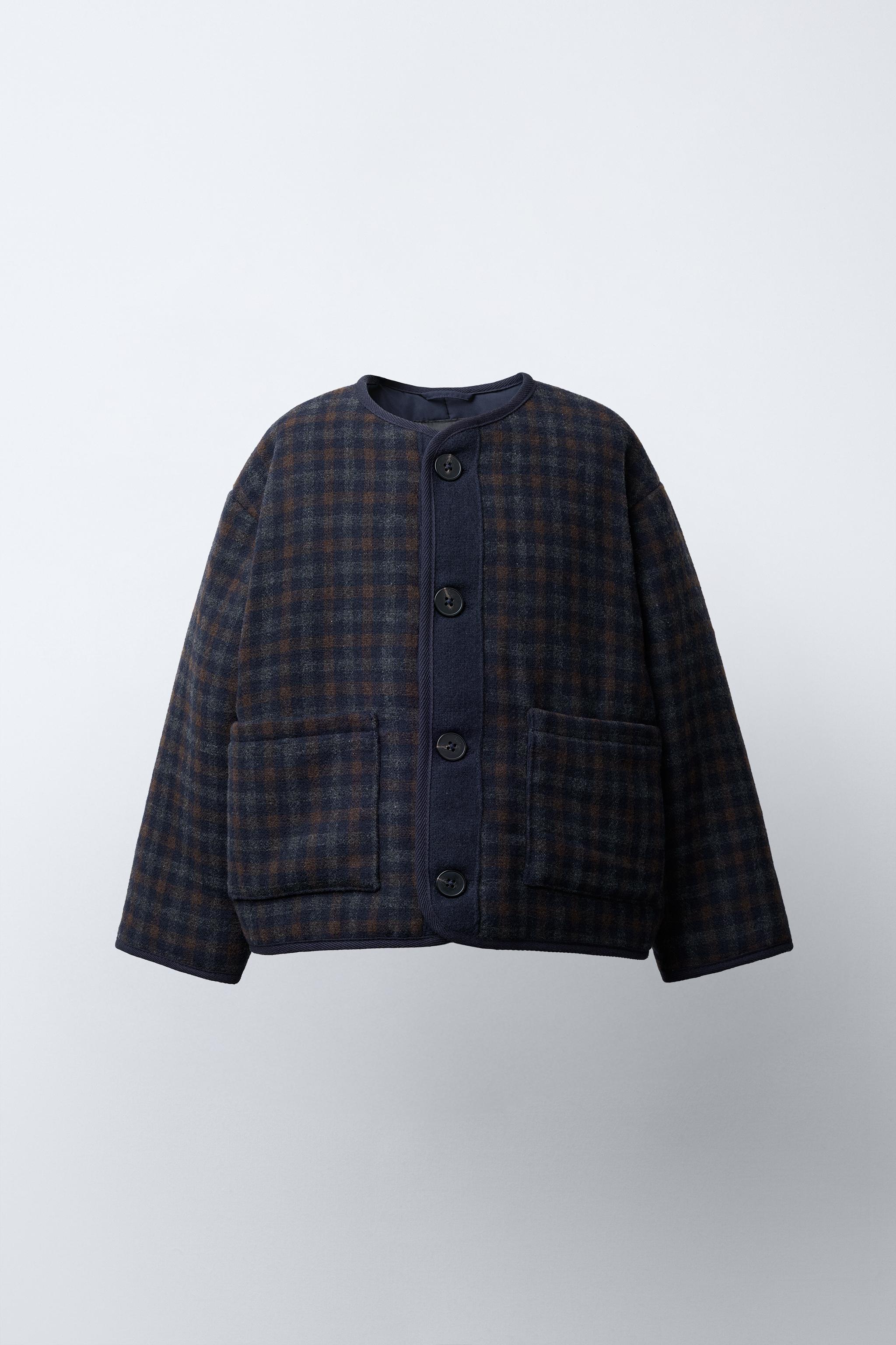 紺色で中はバーバリーのチェック柄で生地は風を通しにくいので暖か1、2回着ました。 ウール混テクスチャー素材チェック柄コート - ネイビーブルー