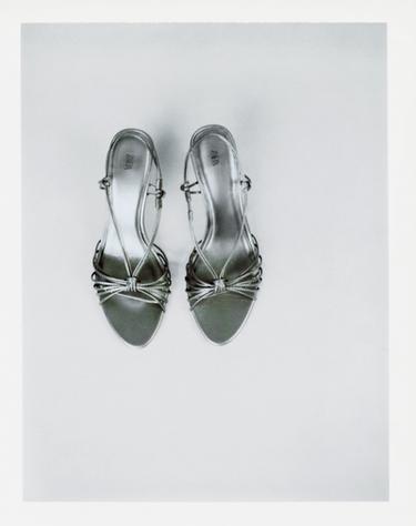 LEATHER KNOTTED STRAPPY SANDALS - Bronze by Zara
