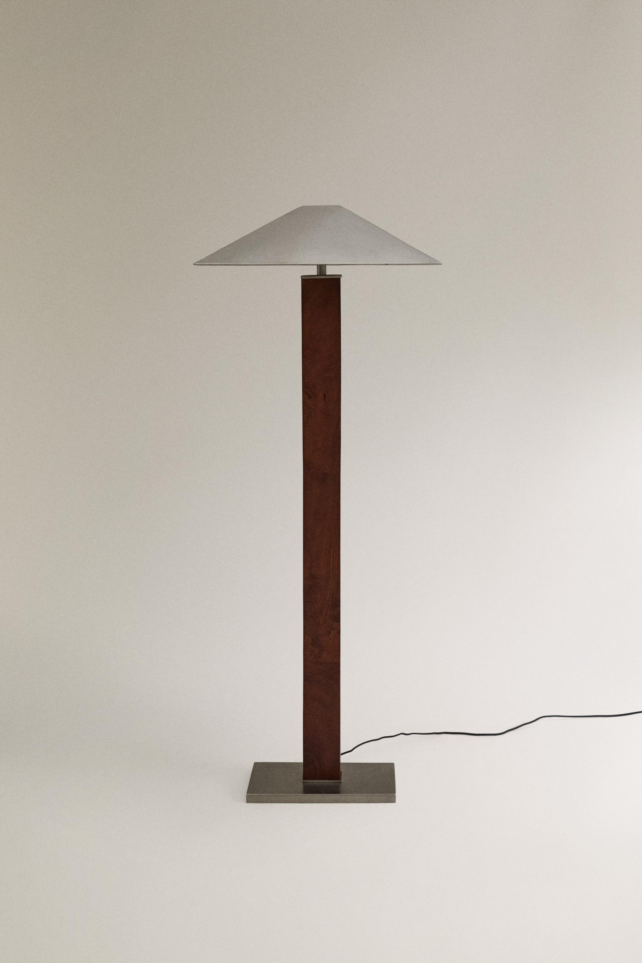 LAMPE PIED MÉTAL ET BOIS