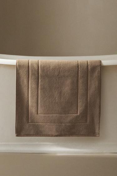 COTTON BATH MAT - Dark beige by Zara