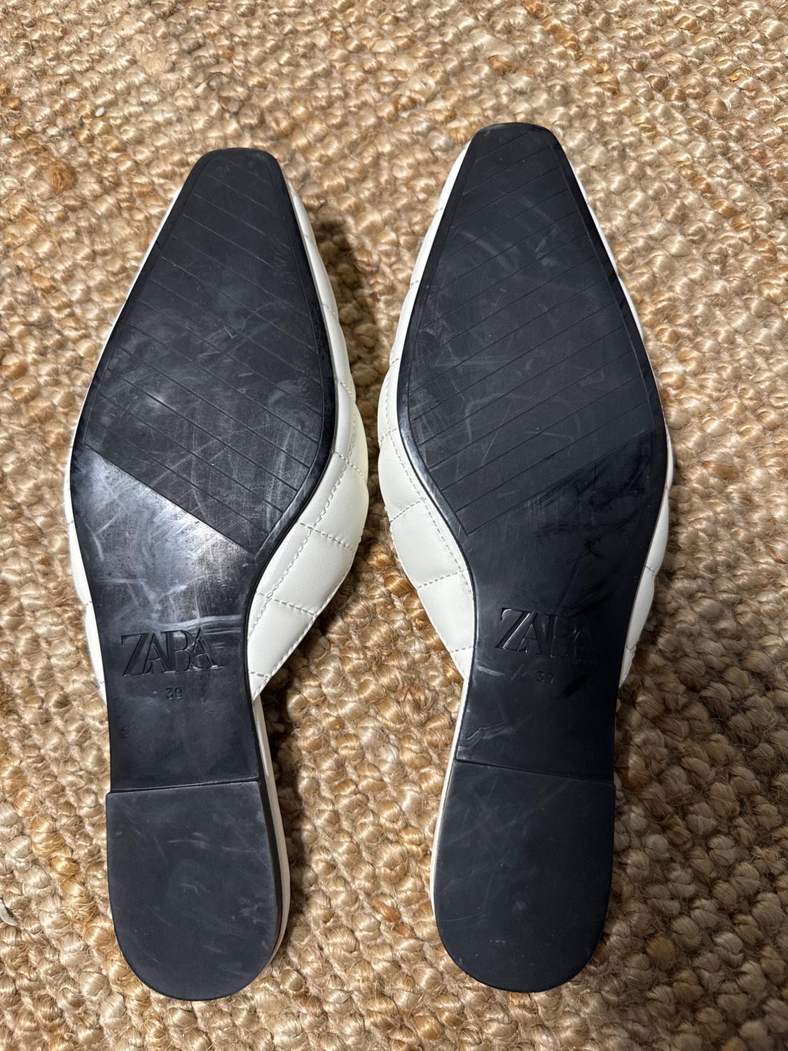 QUILTED FLATS - Image 4