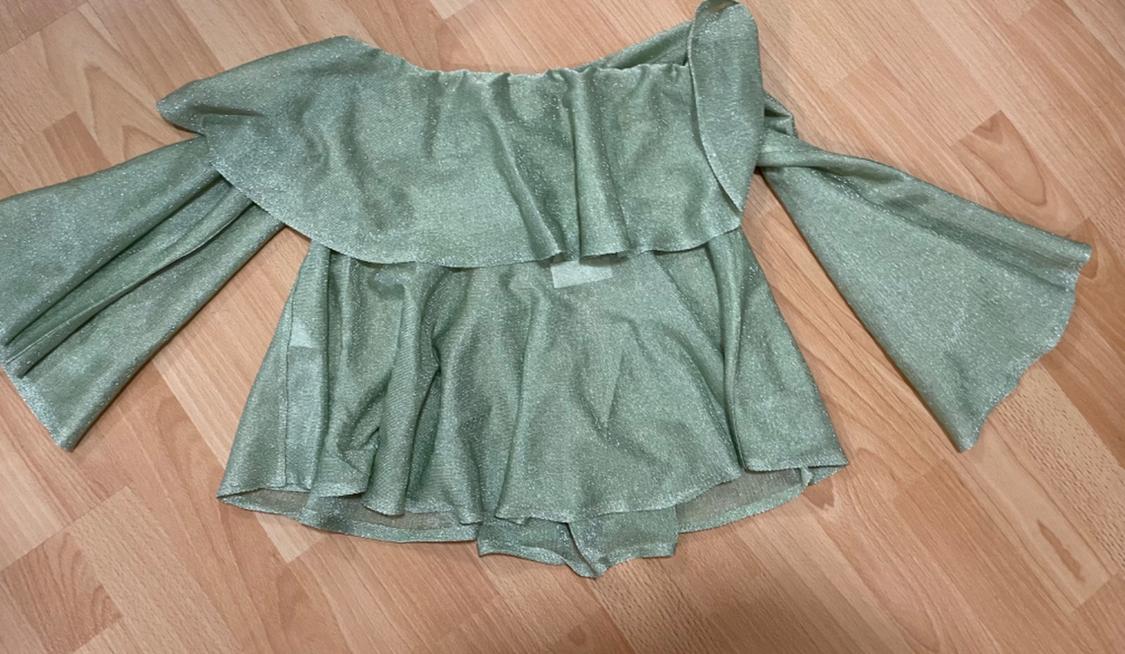 OFF-THE-SHOULDER TOP WITH METALLIC THREAD - Image 3