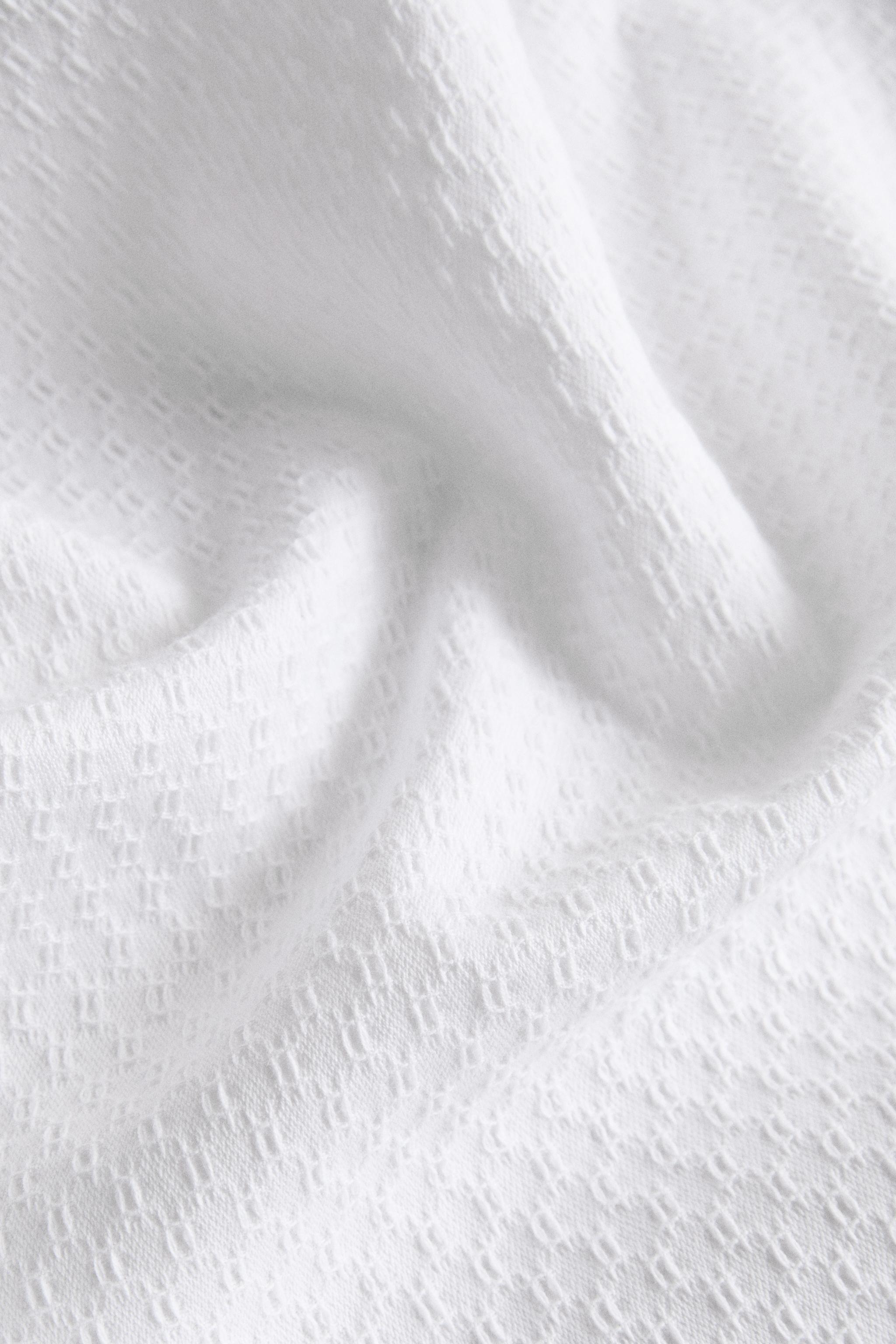 EMBOSSED COTTON BEDSPREAD