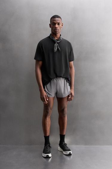 Zara TEXTURED TRAINING T-SHIRT - Black