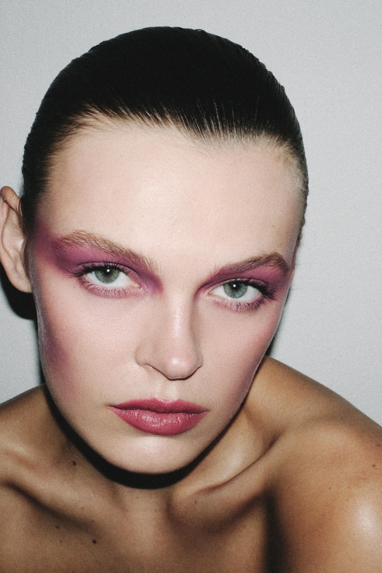 COLOR CODE BLUSH STICK WHISPER PINK — BERRY