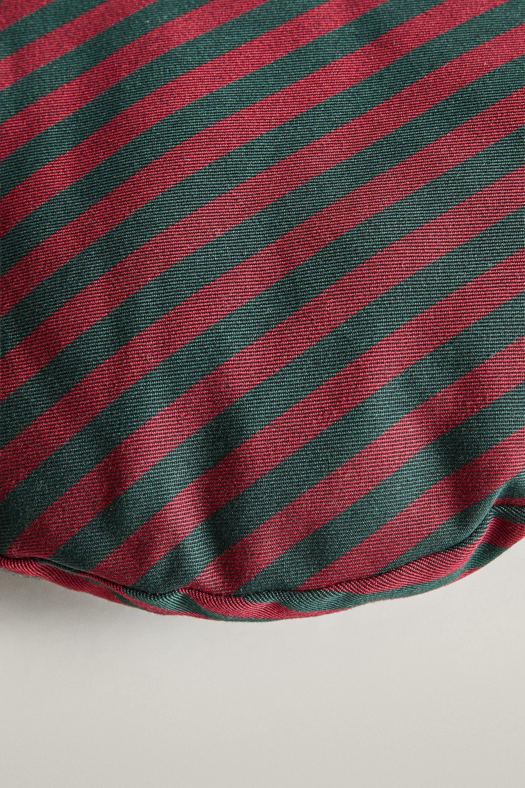OVAL STRIPED CHRISTMAS PET CUSHION
