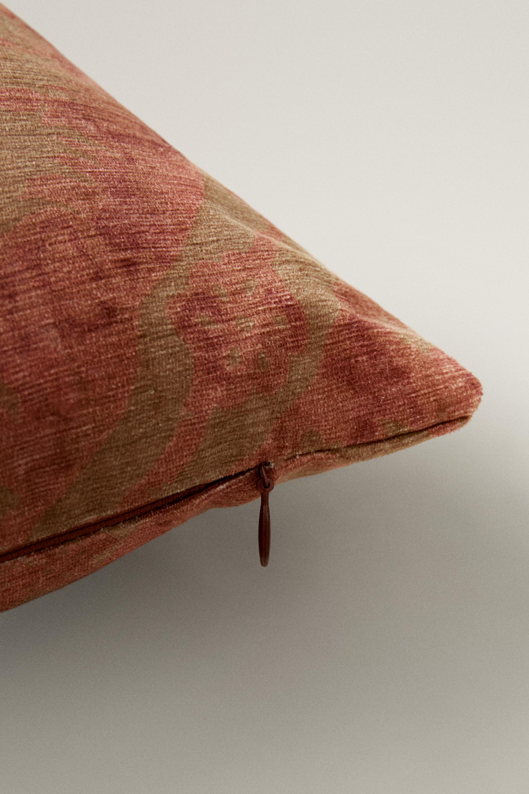 PRINTED VELVET THROW PILLOW COVER
