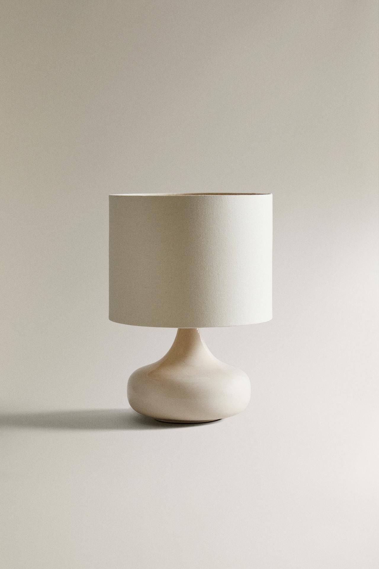 SMALL TABLE LAMP WITH CERAMIC BASE — Ecru