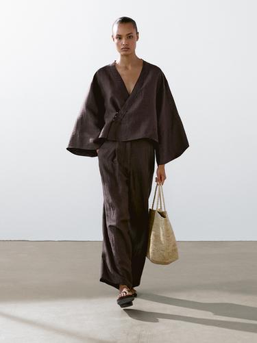 Kimono cache-cœur en lin mélangé - Aubergine de Zara