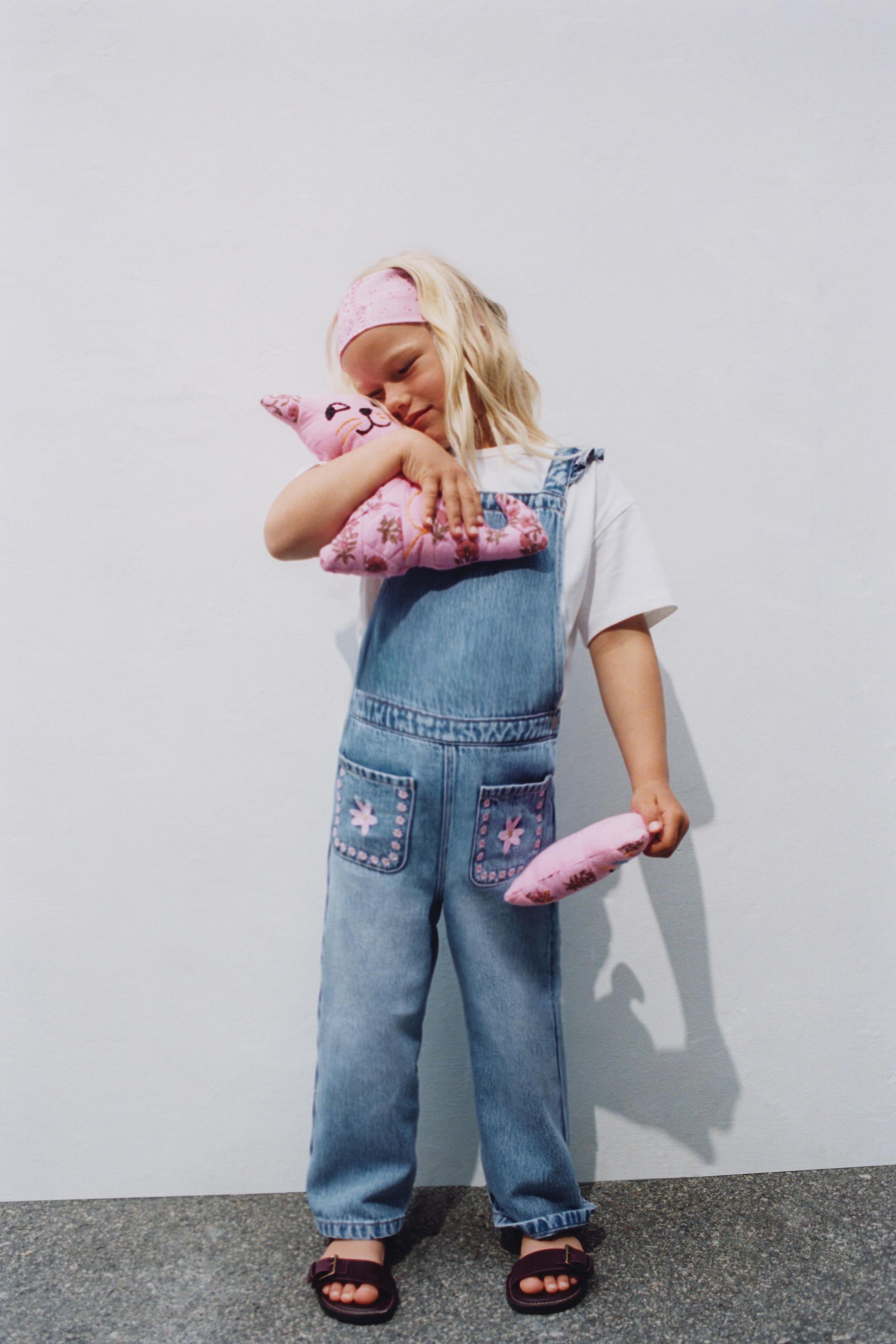 Детские комбинезоны Zara EMBROIDERED FLORAL DENIM OVERALLS