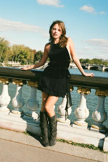 VELVET HALTER NECK TOP WITH GATHERING - Black by Zara