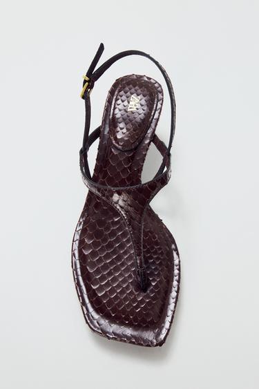 EMBOSSED LEATHER SANDALS - Burgundy Red by Zara