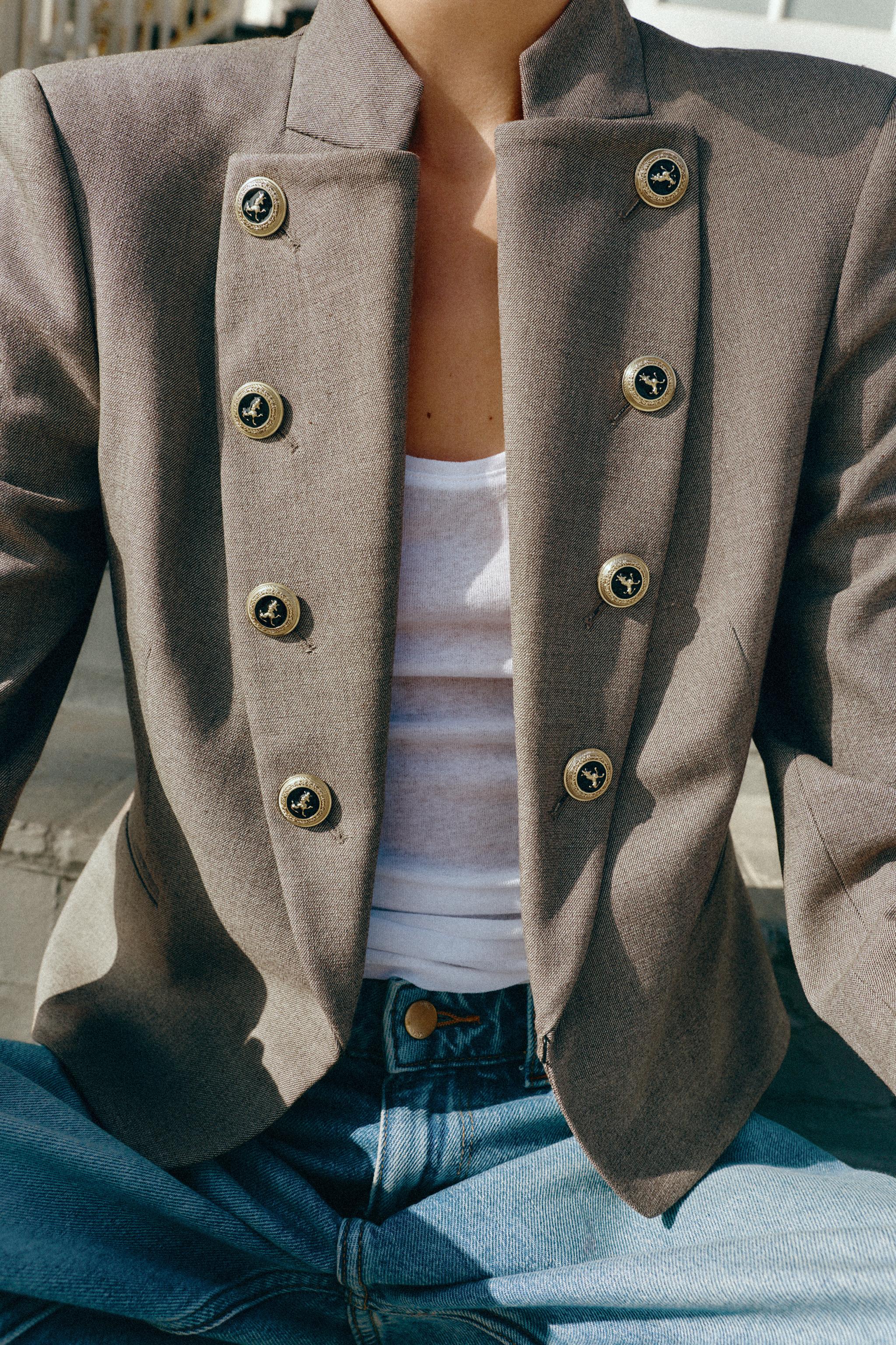 ボタンフラップ付きテーラードブレザー - ゴールデンブラウン | ZARA