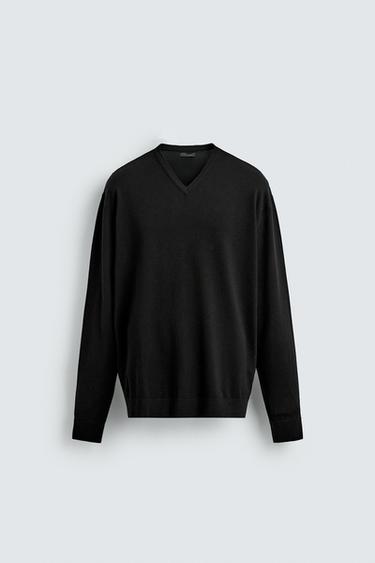 BASIC V-NECK SWEATER - Black by Zara